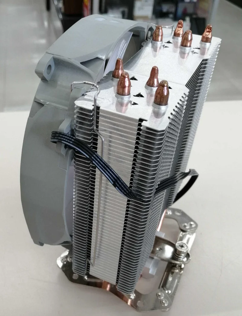 [JUNK] ENERMAX CPU cooler -