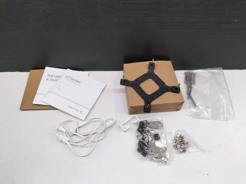 Refroidisseur de processeur DEEPCOOL LT720-WHAMNF