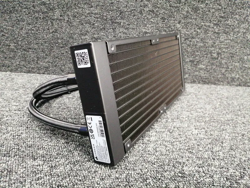 CORSAIR Simple Water-Cooled CPU Cooler ICUE H100I ELITE CAPELLIX XT