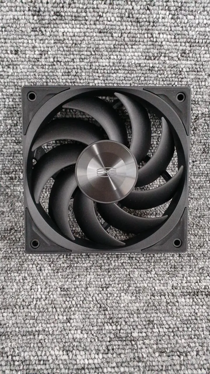Refroidisseur de processeur à eau PCCOOLER DS360 BK