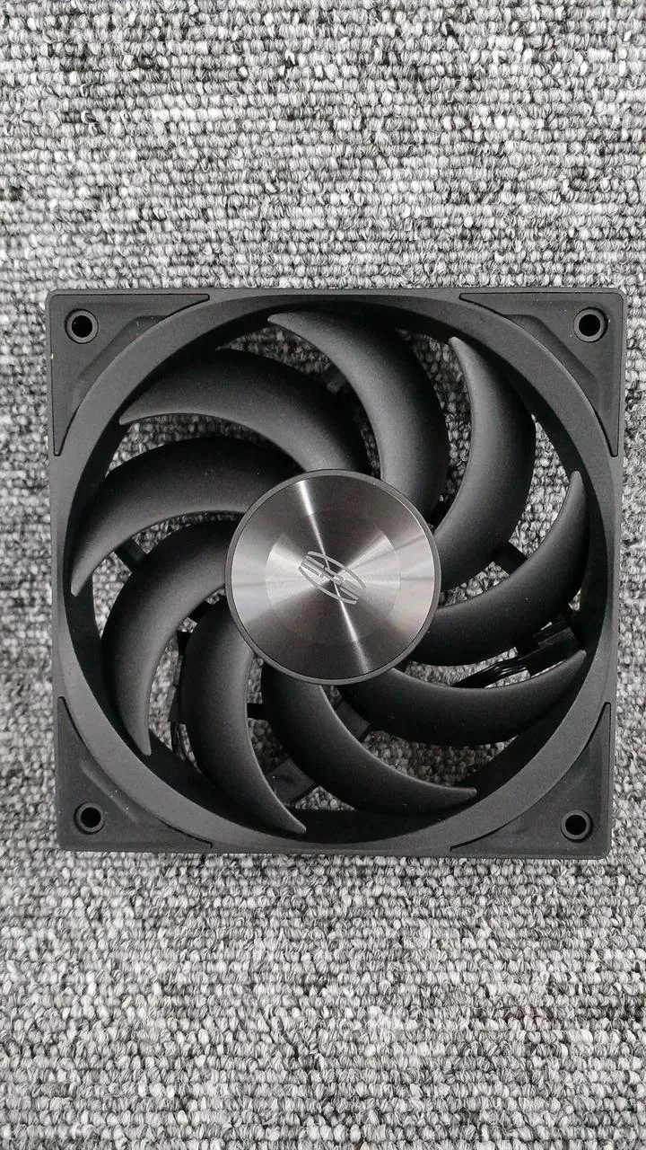 Refroidisseur de processeur à eau PCCOOLER DS360 BK