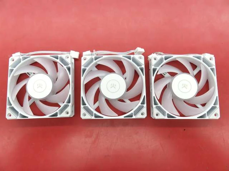 Refroidisseur d'eau tout-en-un EK-NUCLEUS CR360 LUX D-RGB