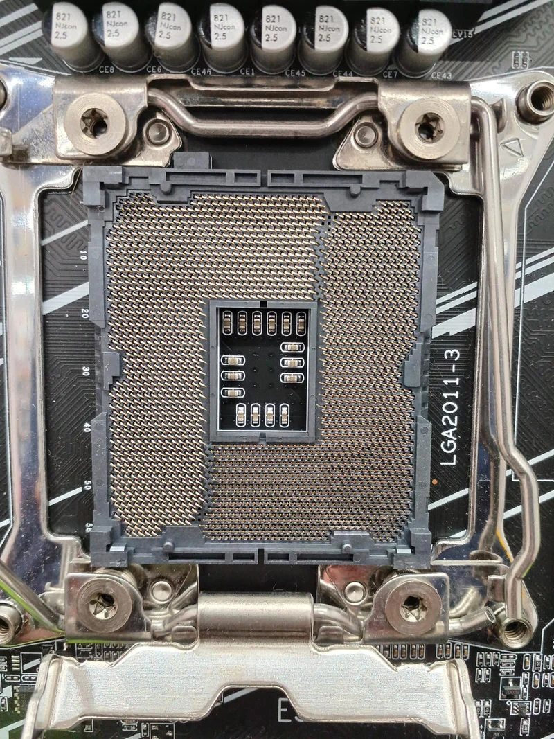 [À DÉCHETER] Carte mère QIYIDA X99