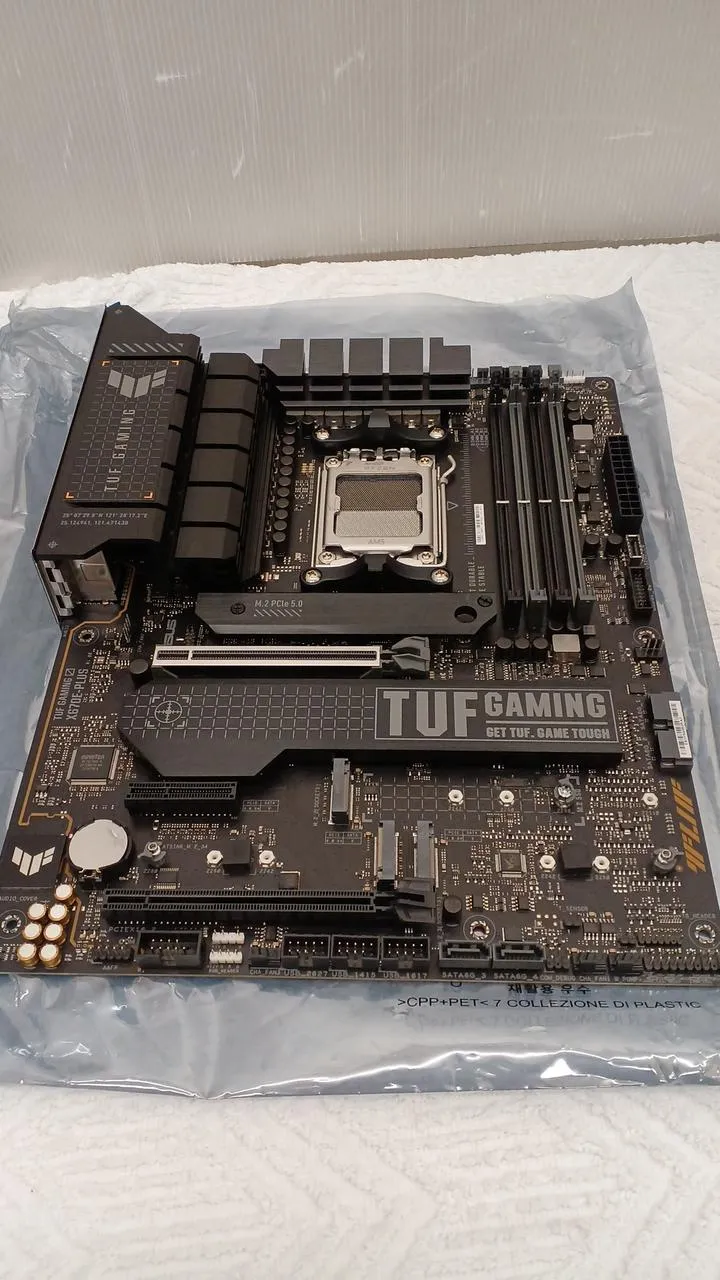ASUS Motherboard: TUF GAMING X670E-PLUS