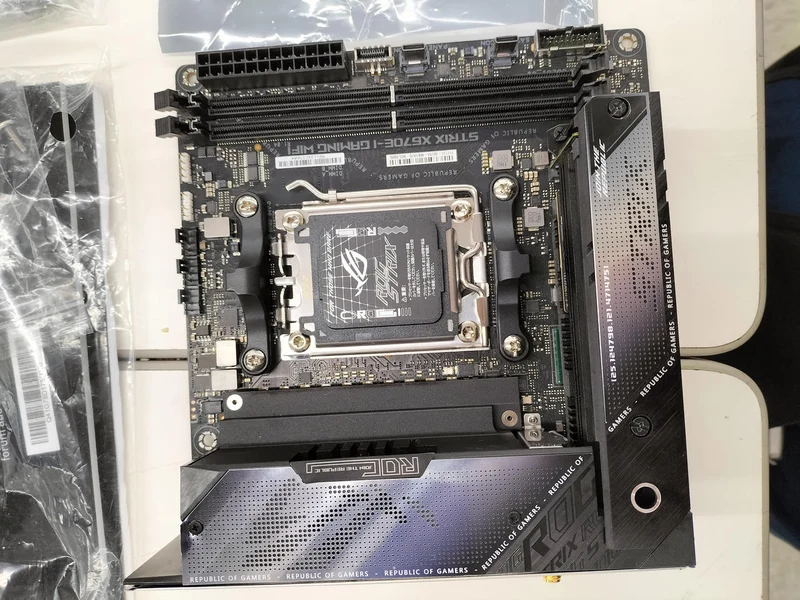 ASUS Motherboard: STRIX X670E-I GAMING WIFI