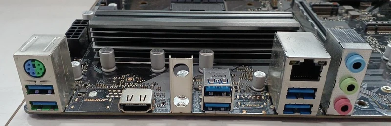 ASROCK Motherboard: B550M PHANTOM GAMING 4
