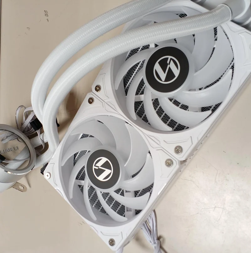 Refroidisseur à eau LIAN LI GA2T24W