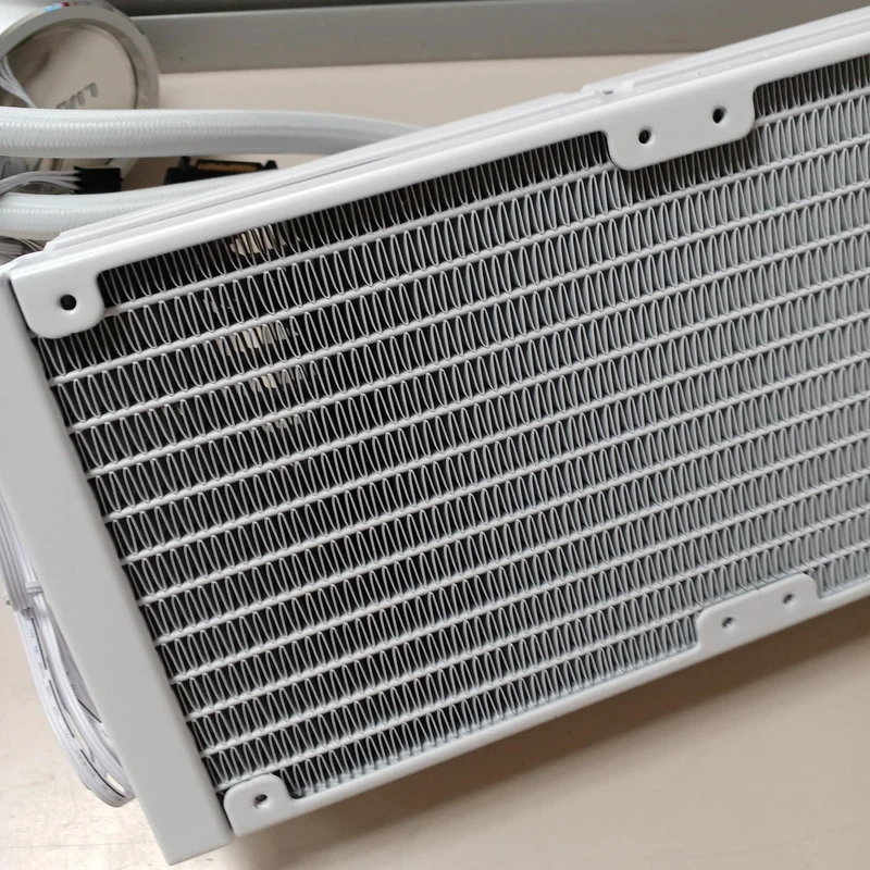 Refroidisseur à eau LIAN LI GA2T24W