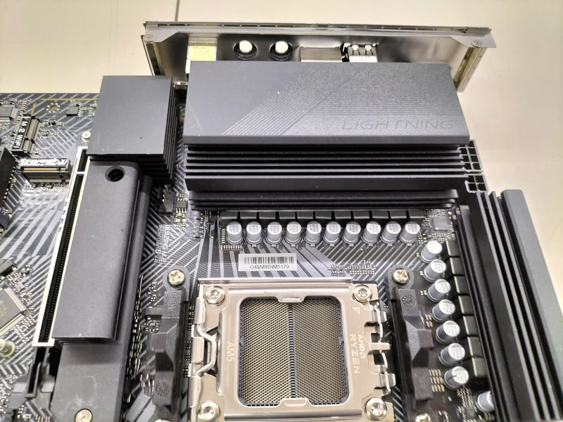 Carte mère ASROCK X670E PG LIGHTING