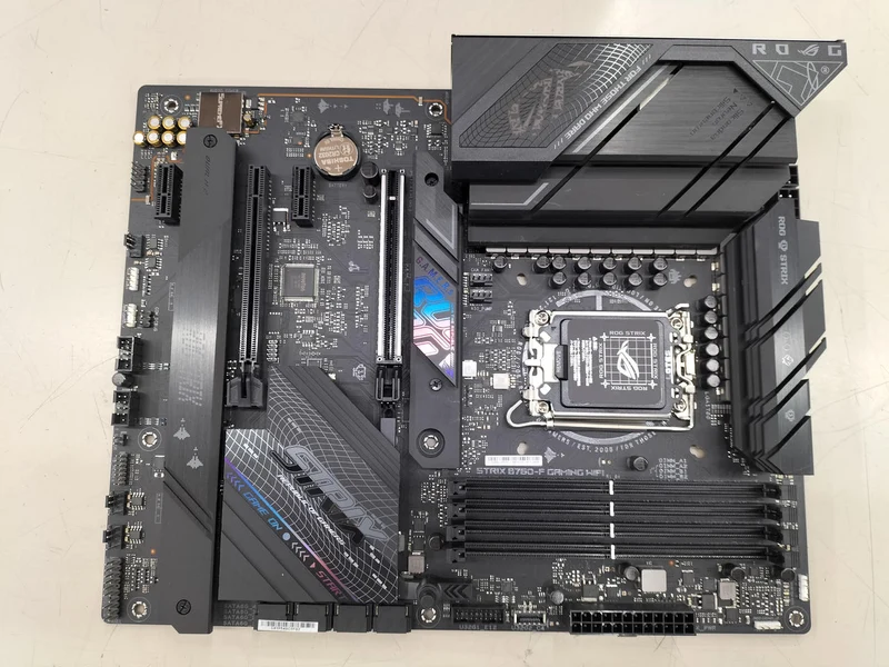ASUS *Patin en caoutchouc manquant ×1 Carte mère ROG STRIX B760-F