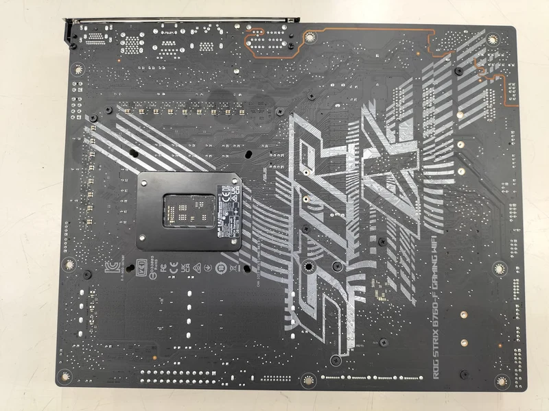 ASUS *Patin en caoutchouc manquant ×1 Carte mère ROG STRIX B760-F