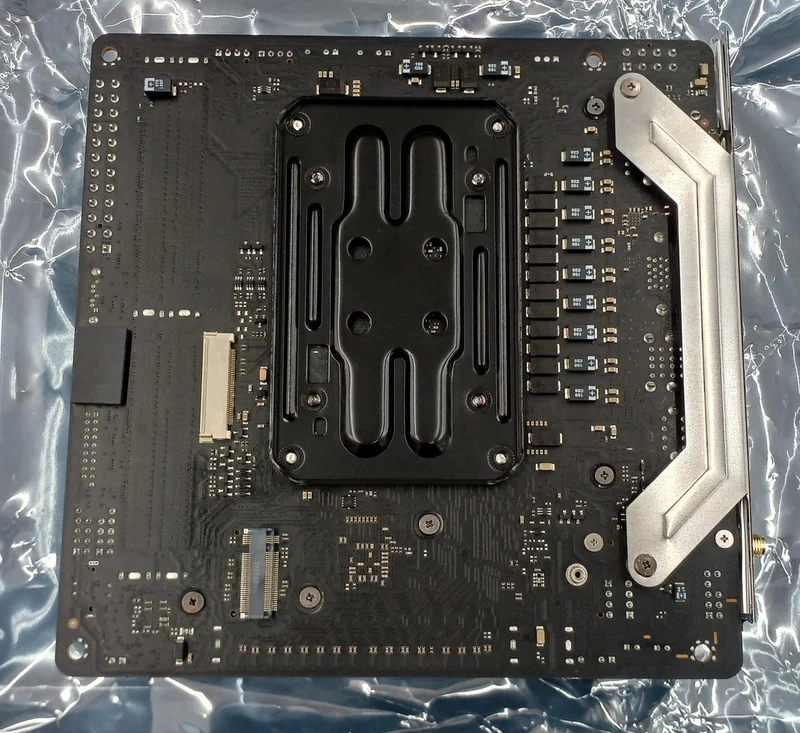 Carte mère ASROCK B650E PC-ITX Wi-Fi