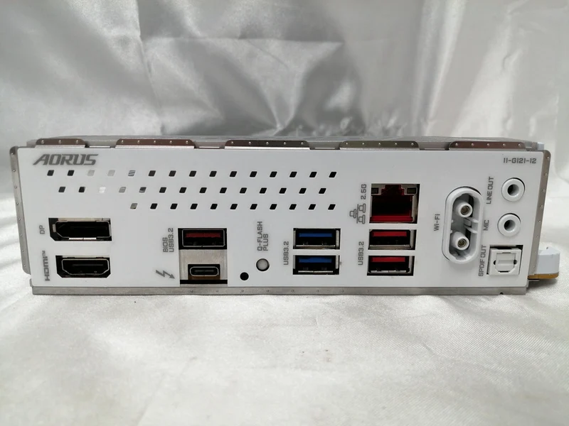 Carte mère GIGABYTE B860I