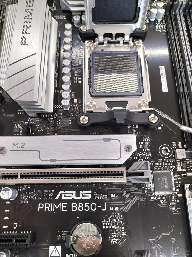 [À DÉCHETER] Carte mère ASUS PRIME B850-J