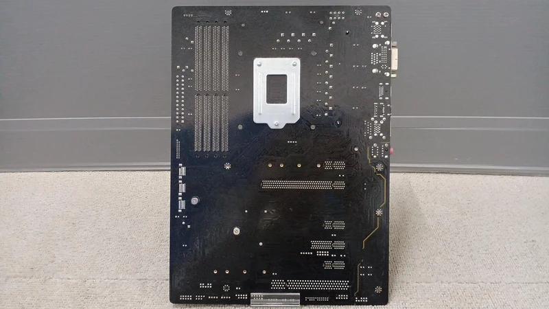 ASROCK Motherboard: Z370M PRO4