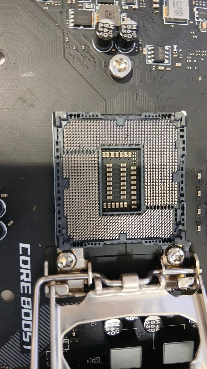 [À DÉCHETER] Carte mère MSI MAG Z390 TOMAHAWK