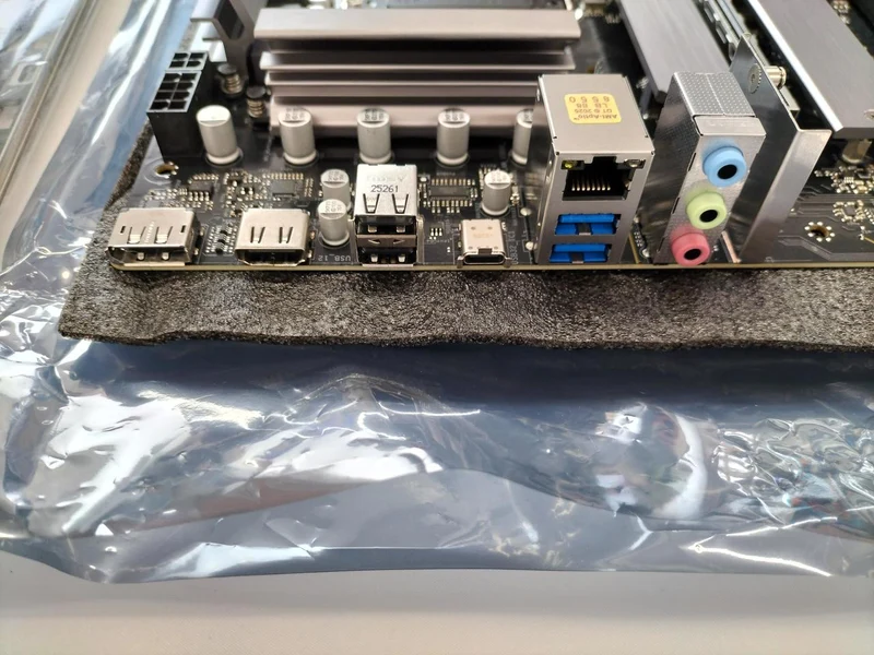[JUNK] ASROCK Motherboard B760M R2.0