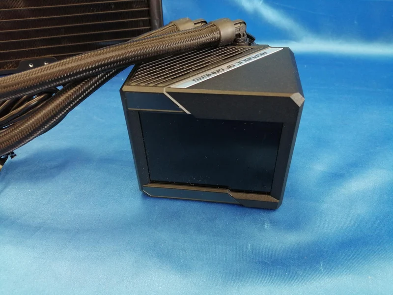 ASUS Water-Cooled CPU Cooler ROG RYUJIN II 240