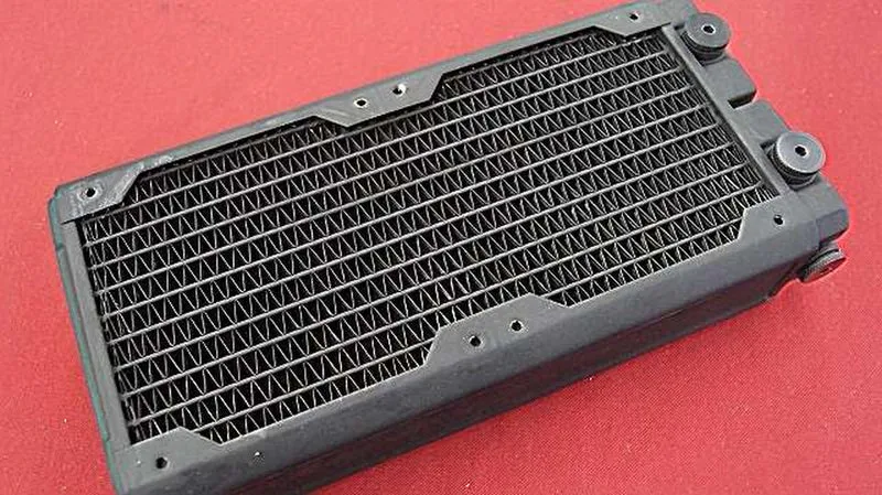 [À DÉCHETER] Pièce de refroidissement liquide BLACK ICE SR2 240 MP