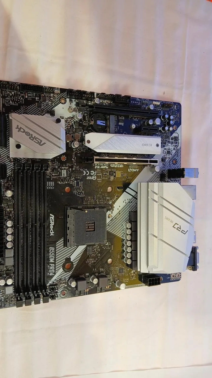 [JUNK] ASROCK Motherboard: B550M PRO4