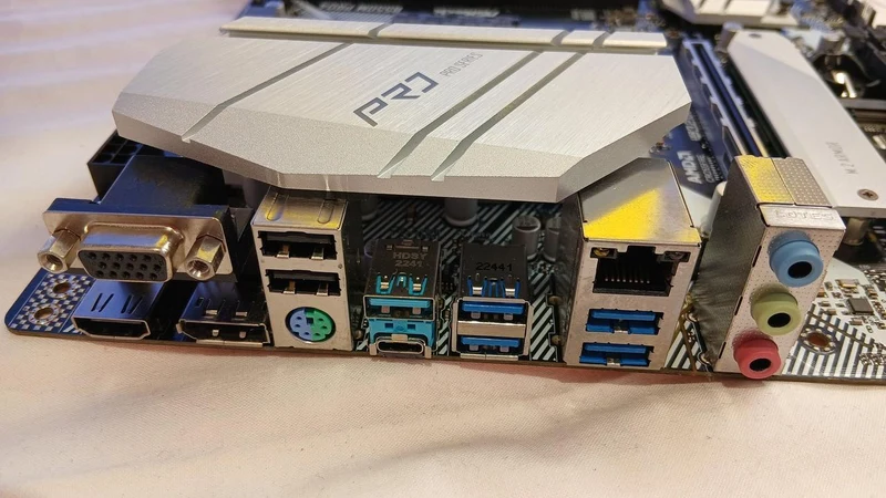 [JUNK] ASROCK Motherboard: B550M PRO4