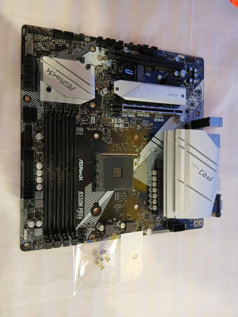 [JUNK] ASROCK Motherboard: B550M PRO4