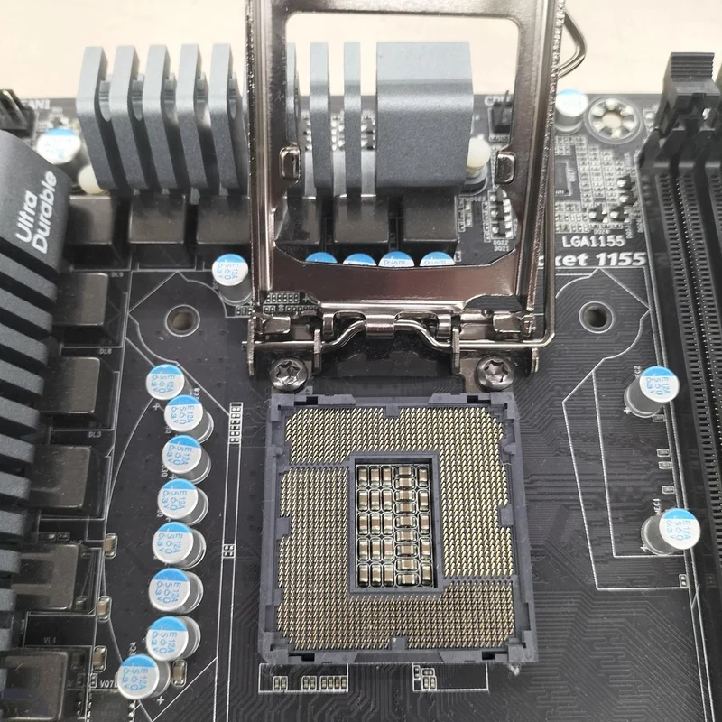 GIGABYTE INTEL-Compatible Motherboard GA-Z68XP-UD3R