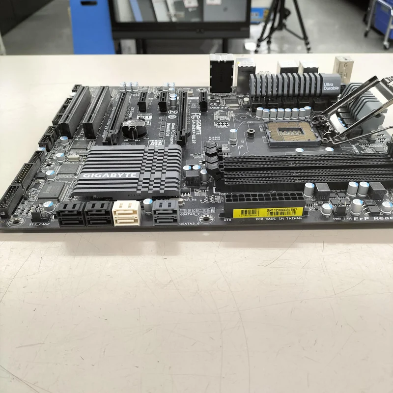 GIGABYTE INTEL-Compatible Motherboard GA-Z68XP-UD3R