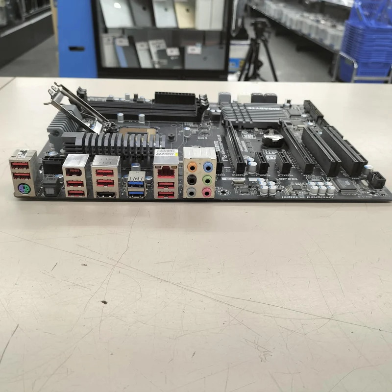 GIGABYTE INTEL-Compatible Motherboard GA-Z68XP-UD3R