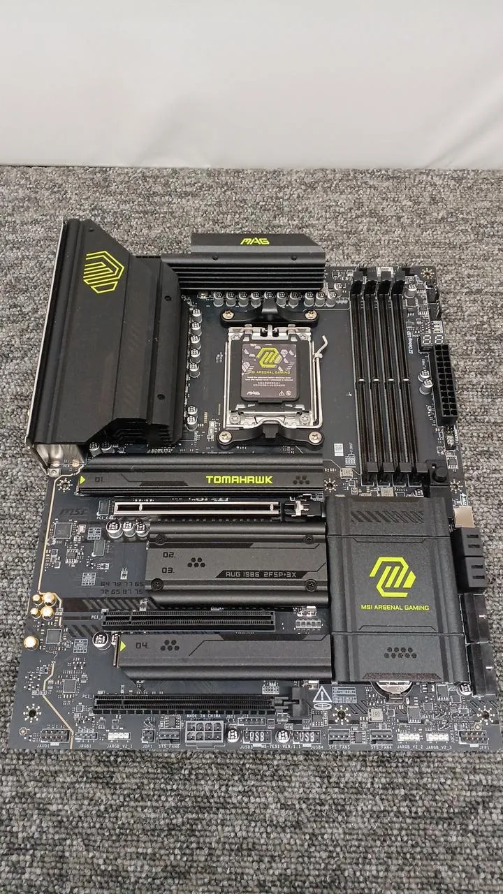 Carte mère MSI MAG X870 TOMAHAWK WIFI