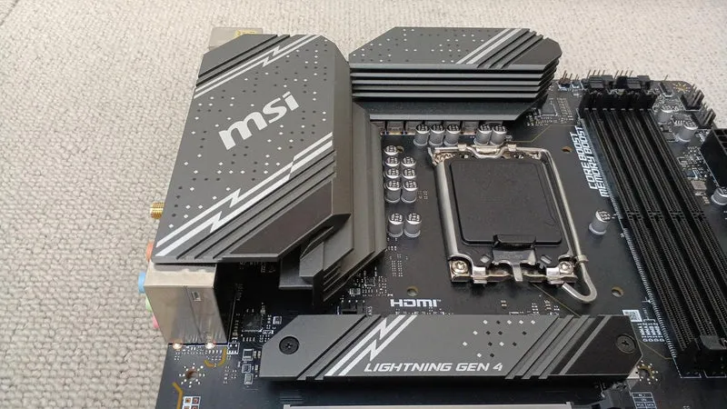 [À DÉCHETER] Carte mère MSI B760 GAMING PLUS WIFI