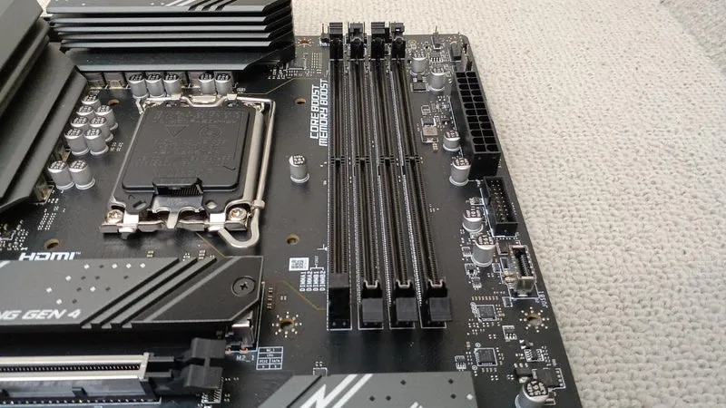 [À DÉCHETER] Carte mère MSI B760 GAMING PLUS WIFI