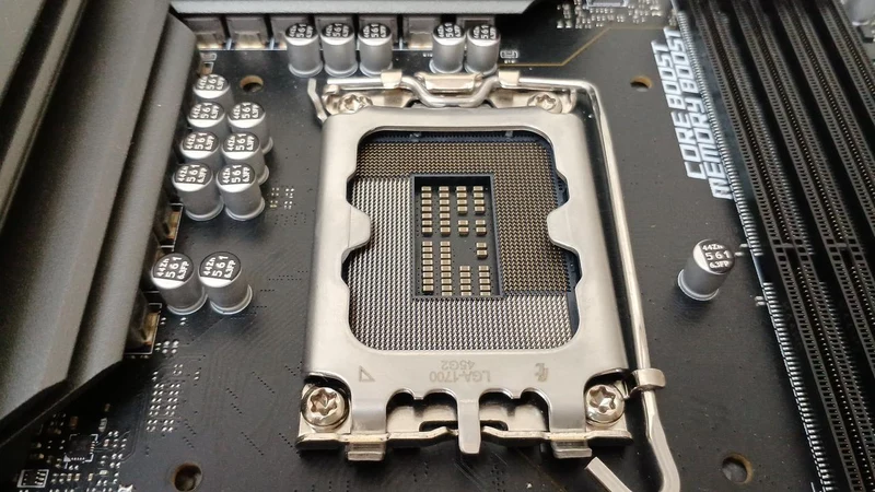 [À DÉCHETER] Carte mère MSI B760 GAMING PLUS WIFI