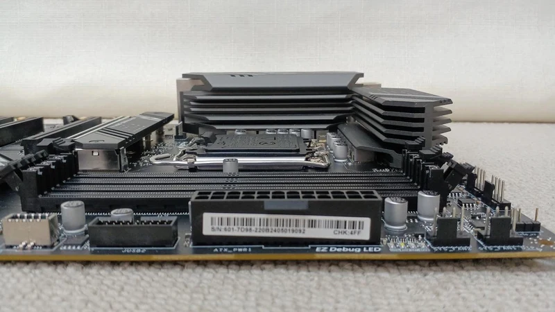 [À DÉCHETER] Carte mère MSI B760 GAMING PLUS WIFI