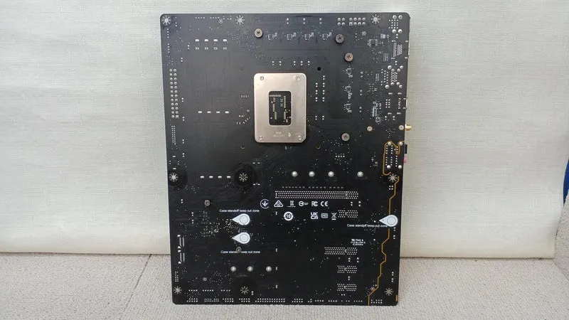 [À DÉCHETER] Carte mère MSI B760 GAMING PLUS WIFI