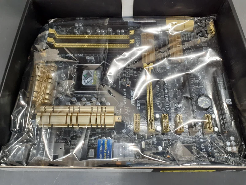 ASUS Motherboard: Z87-PRO