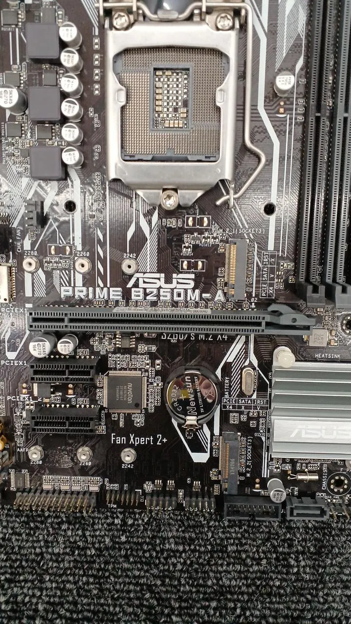 [À DÉCHETER] Carte mère ASUS PRIME B250M compatible Intel