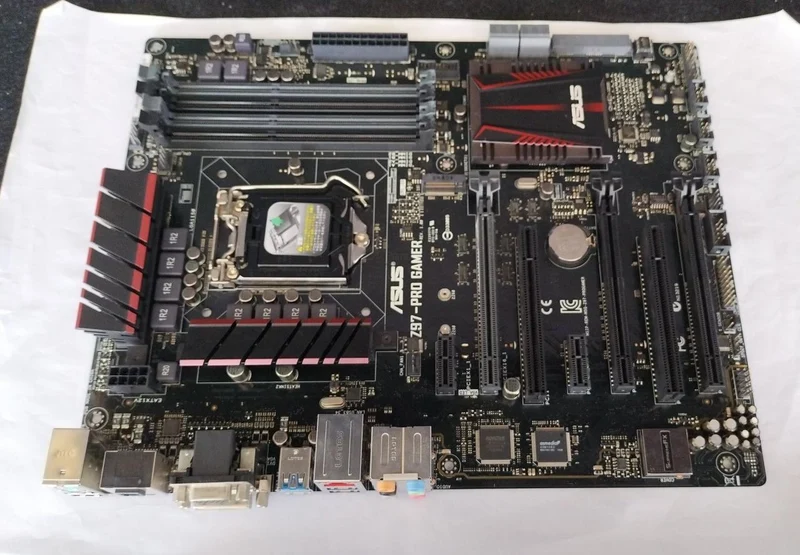 [À DÉCHETER] Carte mère ASUS Z97-PRO GAMER