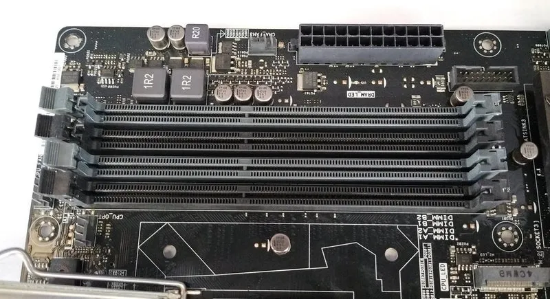 [À DÉCHETER] Carte mère ASUS Z97-PRO GAMER
