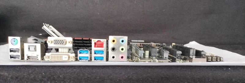 [À DÉCHETER] Carte mère ASUS Z97-PRO GAMER