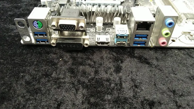 [À DÉCHETER] Carte mère ASROCK Z370 PRO4