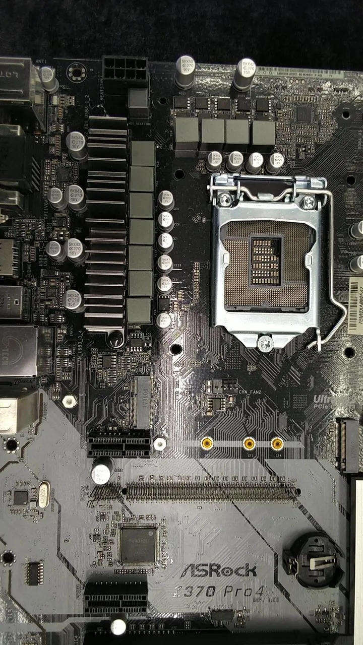[À DÉCHETER] Carte mère ASROCK Z370 PRO4