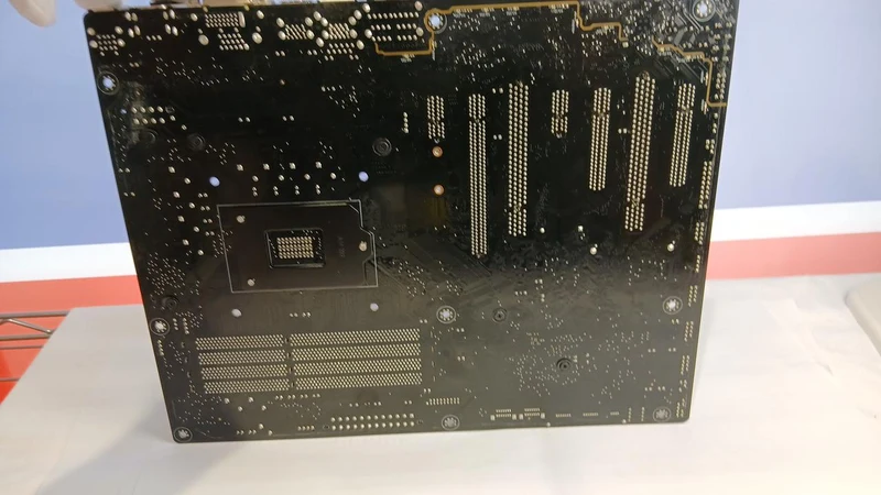 [À DÉCHETER] Carte mère ASUS compatible Intel Z97-PRO GAMER