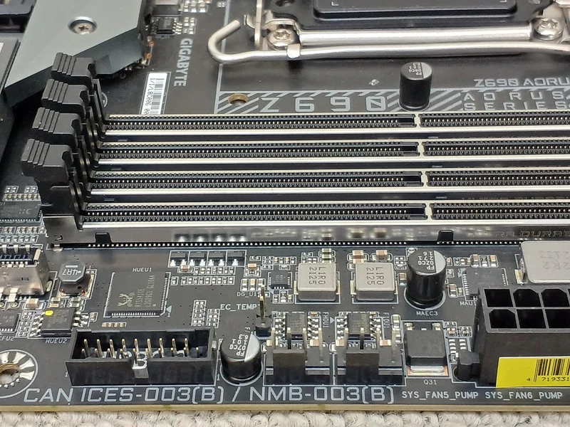 Carte mère GIGABYTE Z690 AORUS PRO