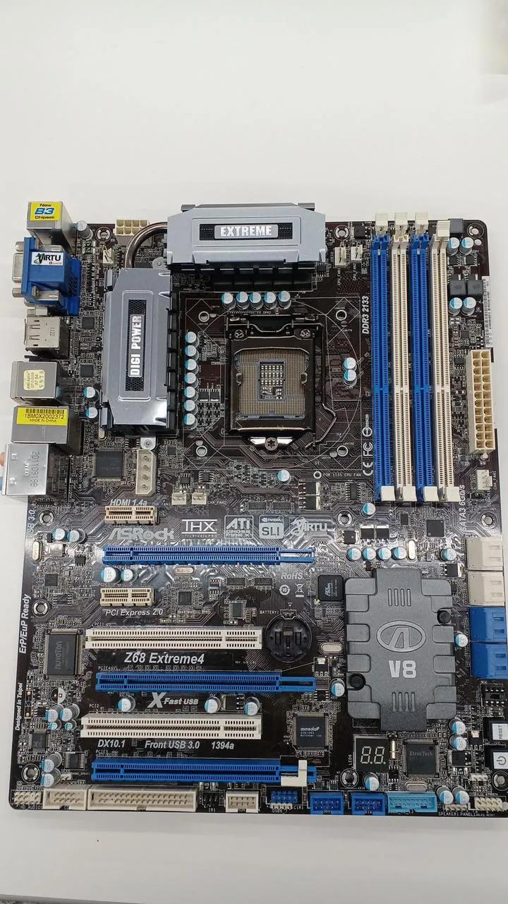 ASROCK Motherboard Z68 EXTREME4