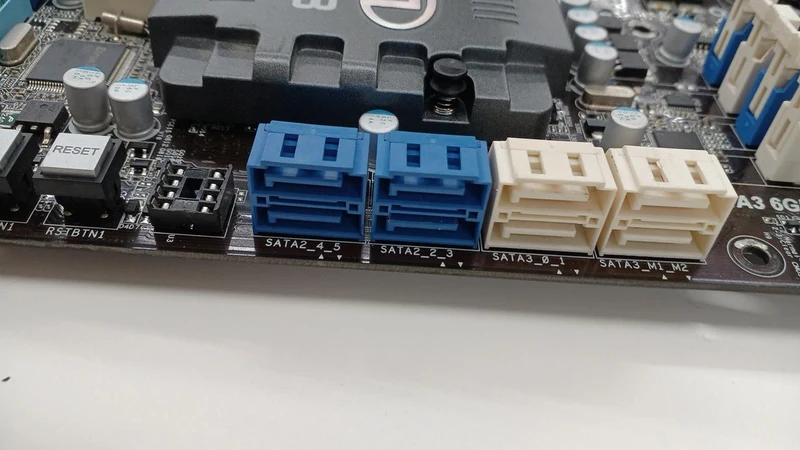 ASROCK Motherboard Z68 EXTREME4