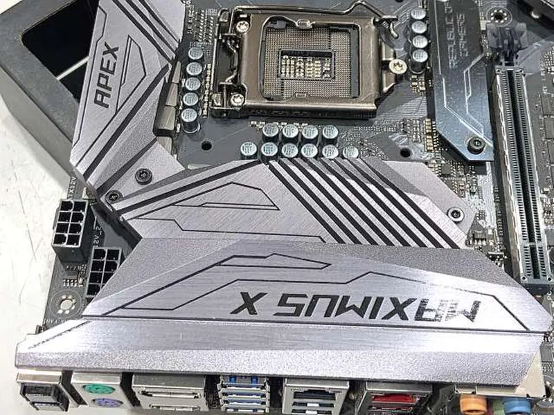 Carte mère ASUS ROG MAXIMUS X APEX compatible Intel