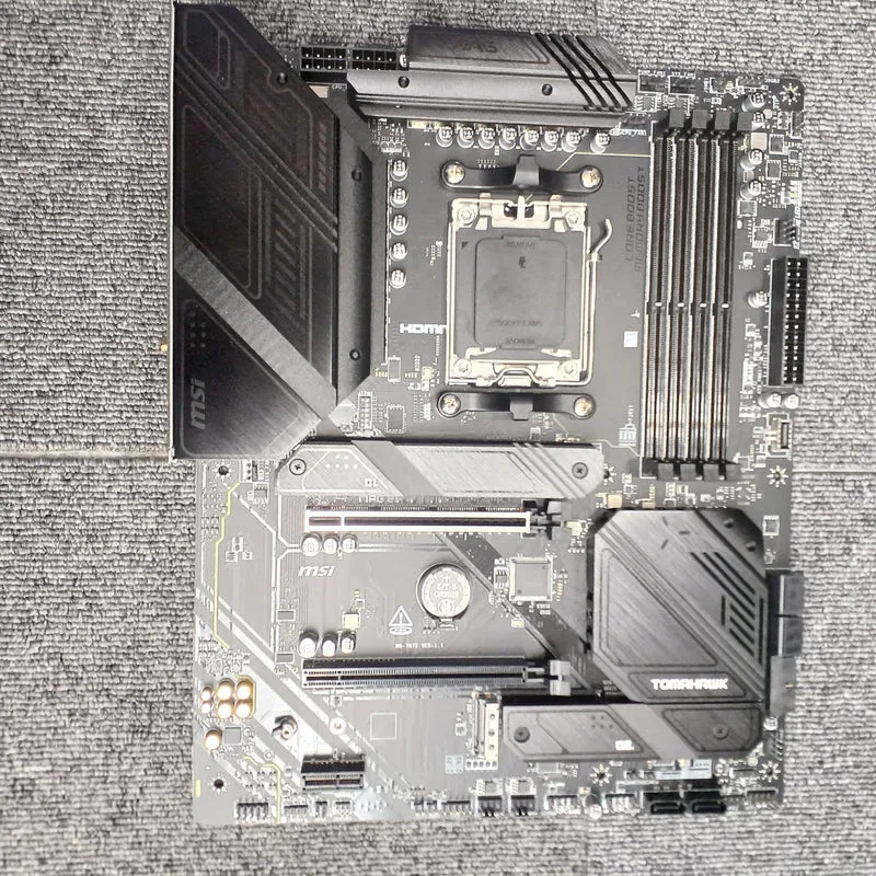 MSI Motherboard MAG B650 TOMAHAWK WI-FI