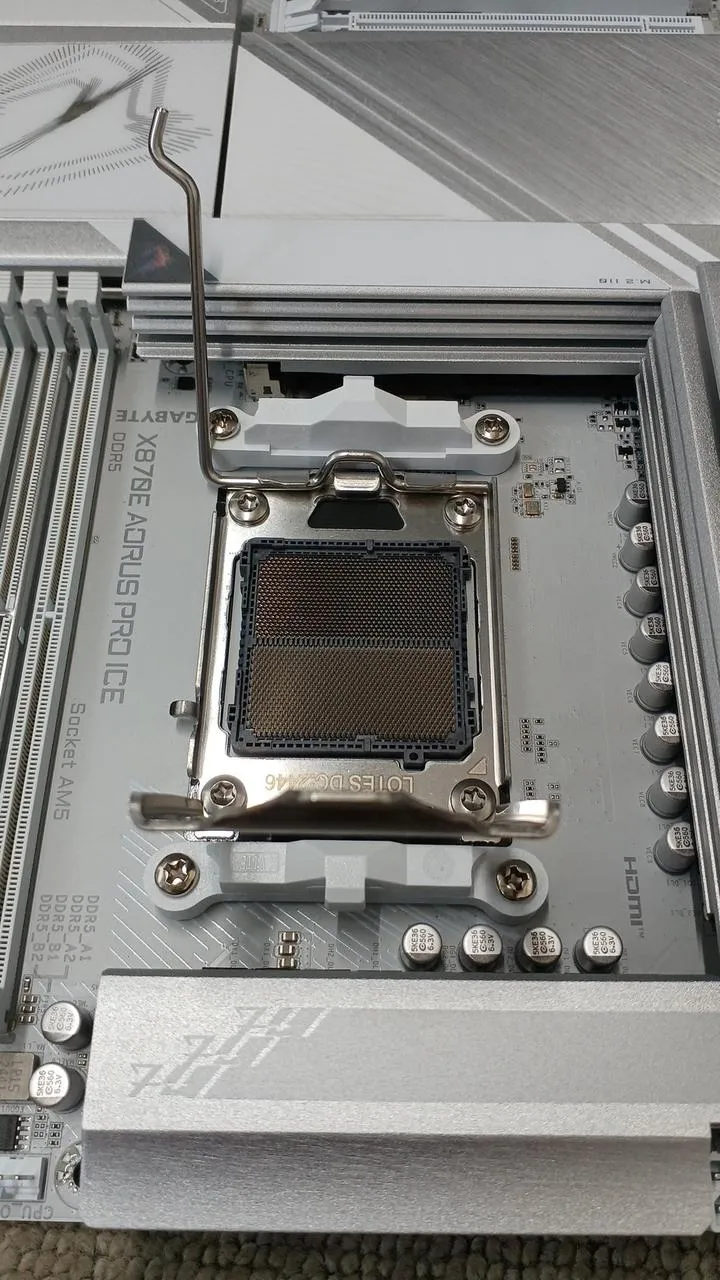 GIGABYTE Motherboard X870E AORUS PRO ICE