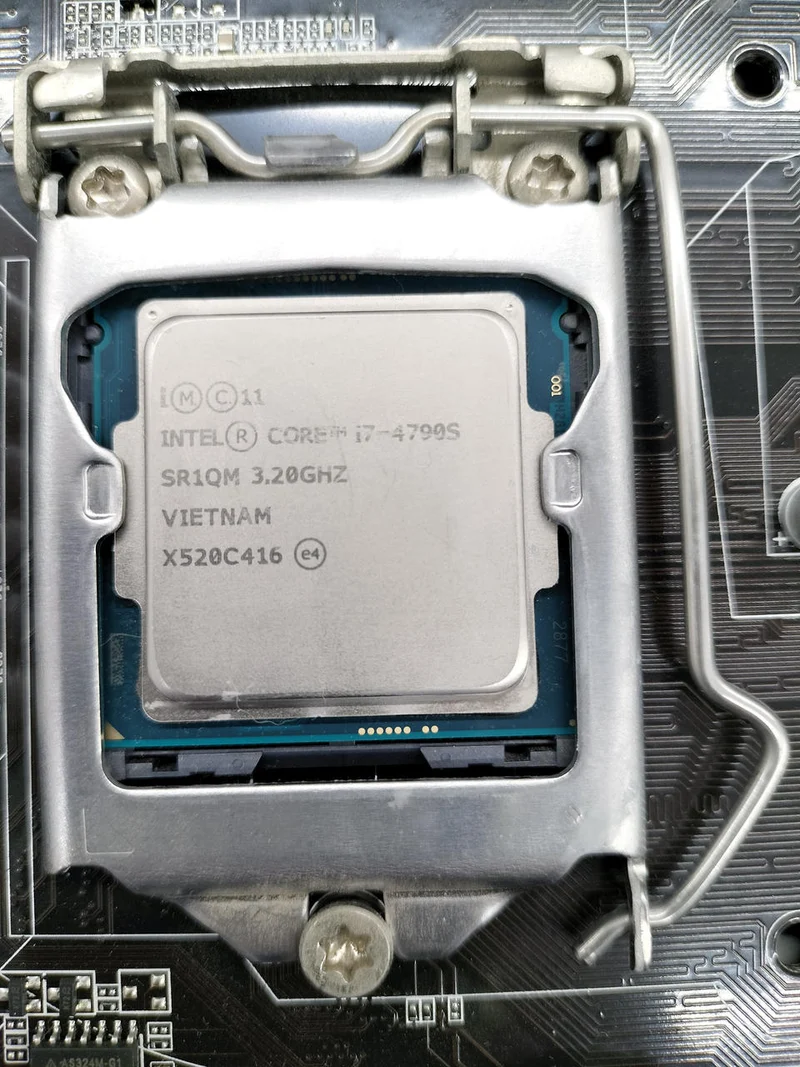 Carte mère/Processeur GIGABYTE Z78M-D3H/I7-4790S